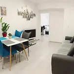 Lina Rooms Hostel